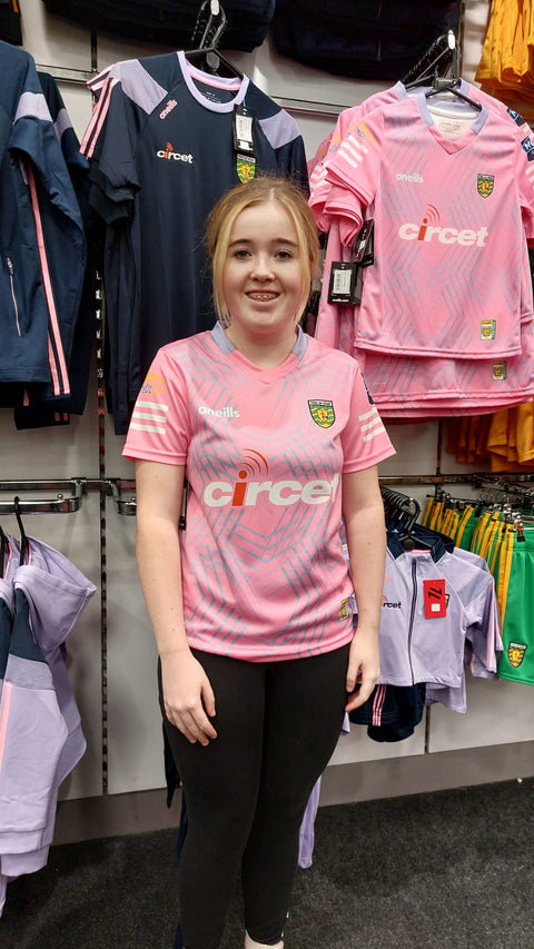 O'NEILLS: Donegal GAA Women's Training Jersey - Pink