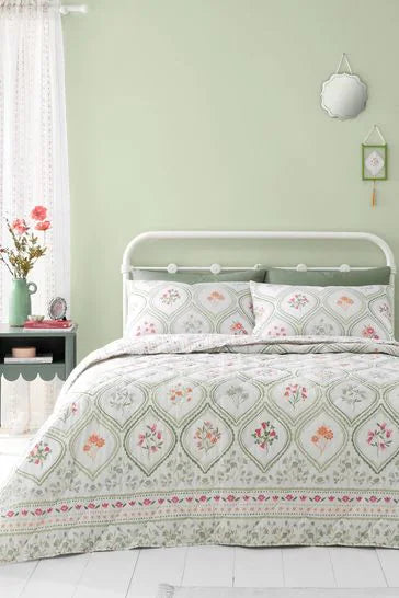 CATHERINE LANSFIELD : Cameo Floral Reversible Bedspread