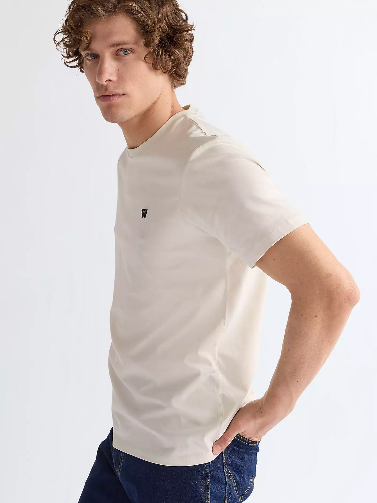WRANGLER Regular Sign Off T-Shirt - Cream