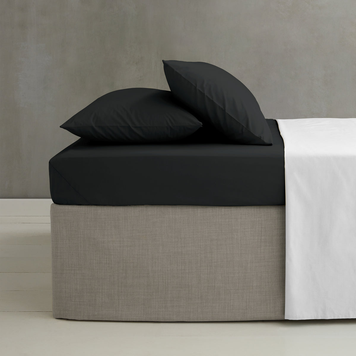 CATHERINE LANSFIELD King Size Extra Deep Easy Iron Percale Fitted Sheet - Black