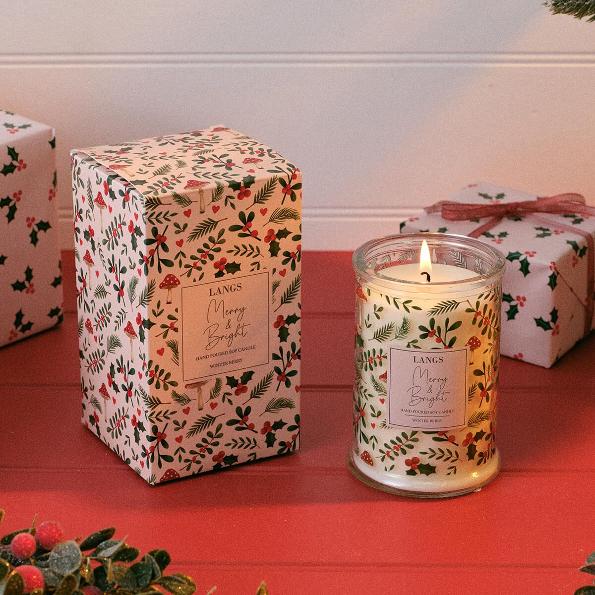 LANGS Hollies and Berries Glass Jar Candle 280g - Winter Berry