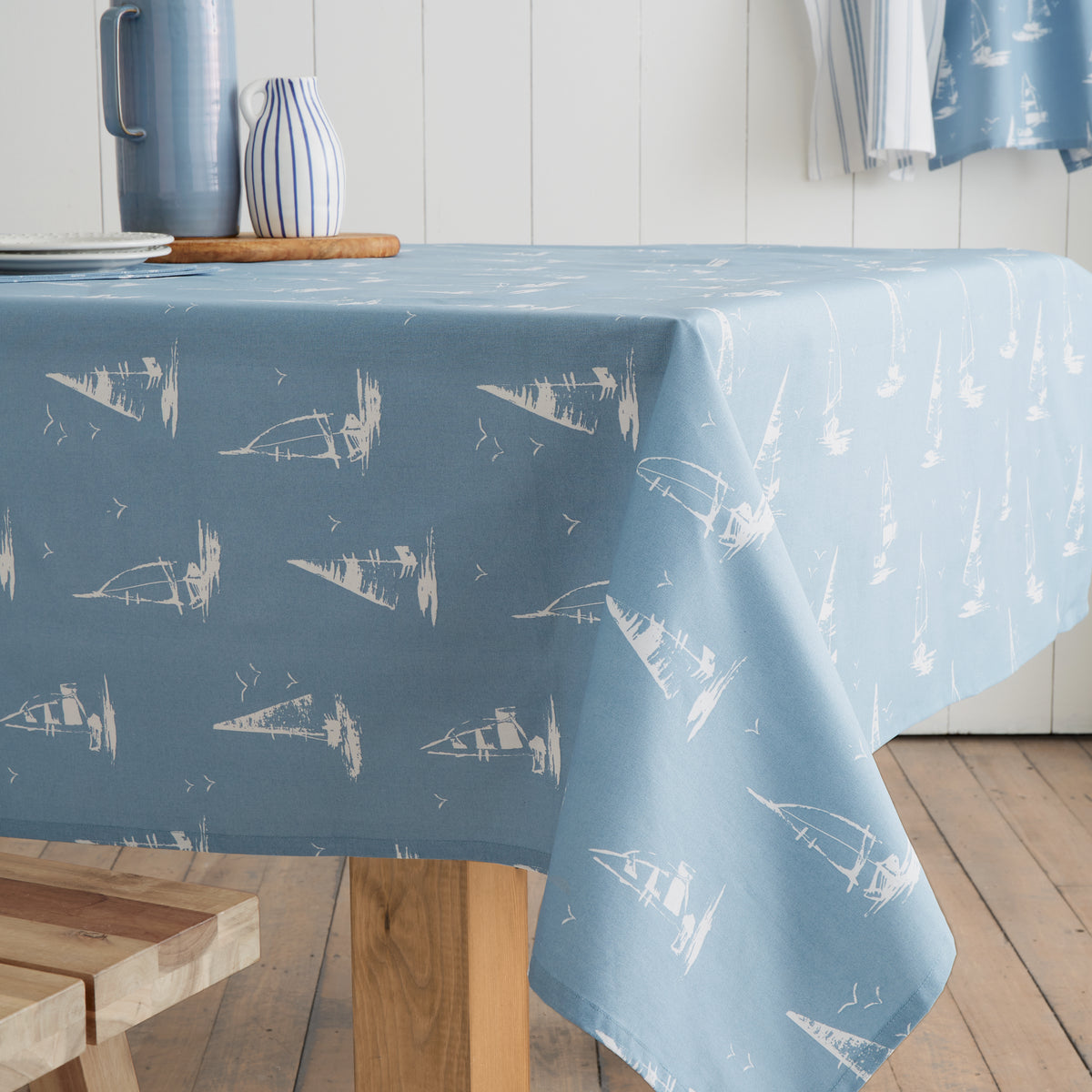 CATHERINE LANSFIELD Salcombe Boats Table Cloth 137x229cm - Blue