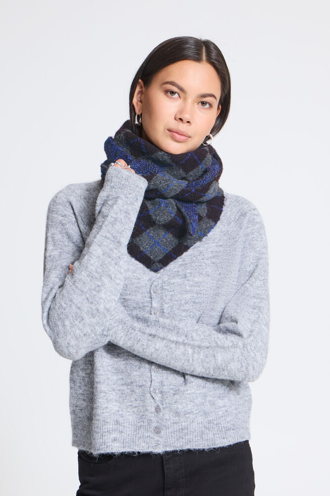 ICHI Agyle Patterned Knit Scarf - Navy Argyle