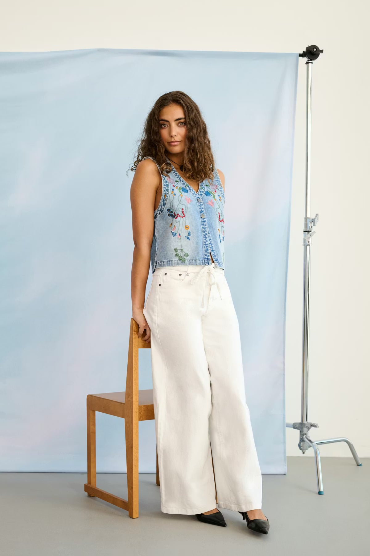 CULTURE Tali Ami Wide Leg Jeans - White