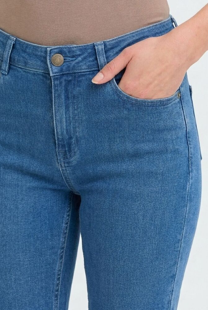 FRANSA Luxe Elli Capri Jeans - Mid Blue