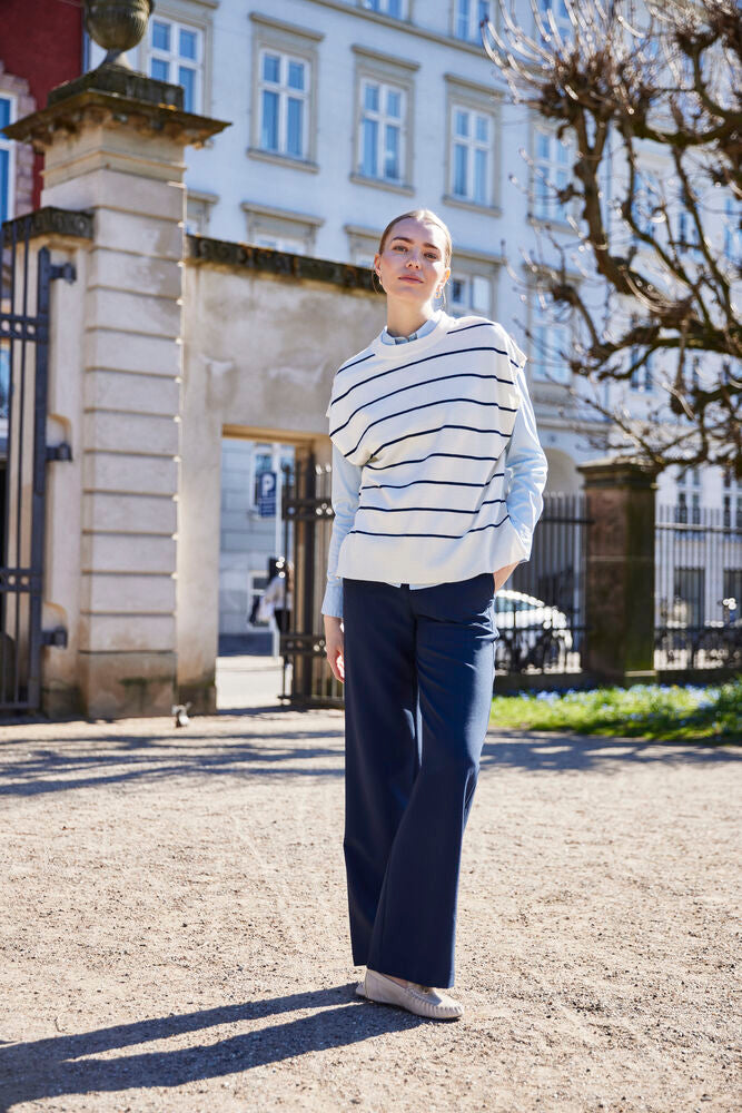 FRANSA Mary Short Sleeve Jumper - Navy/White