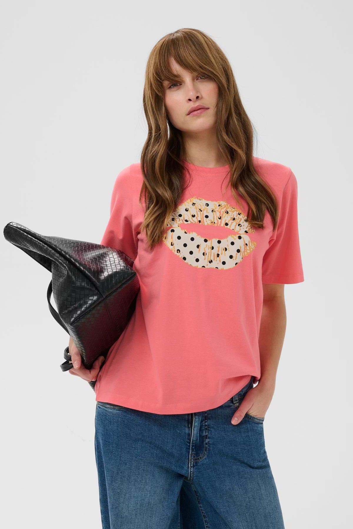 CULTURE Cilie Lips T-Shirt - Coral
