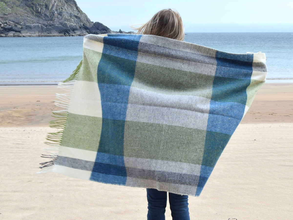 STUDIO DONEGAL Large Mediterranean Throw - Sea 180x148cm