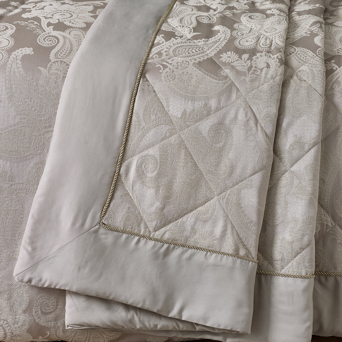 CATHERINE LANSFIELD Opulent Jacquard Bedspread Throw 240x260cm - Champagne