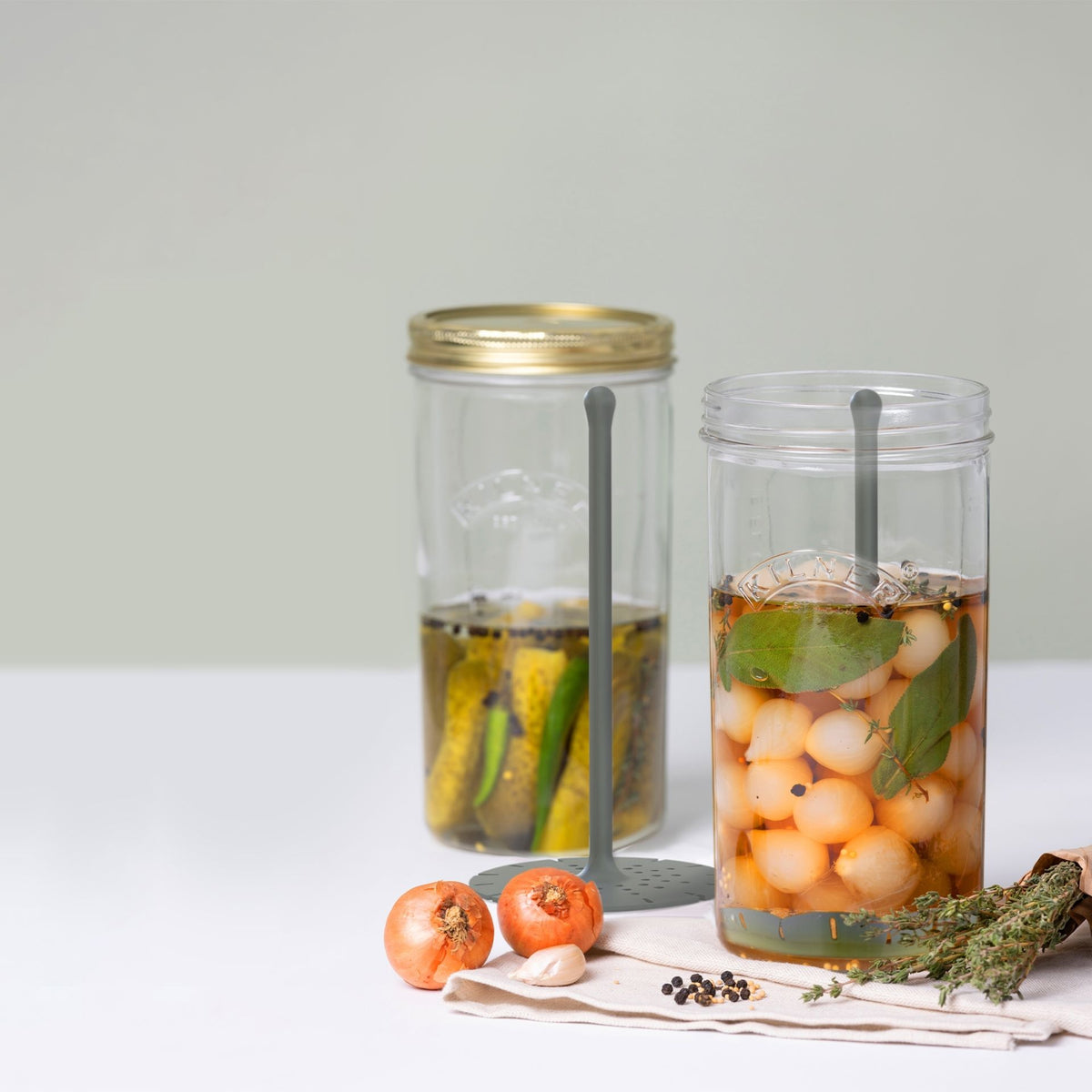 KILNER Pickle Jar With Lifter 1 Litre