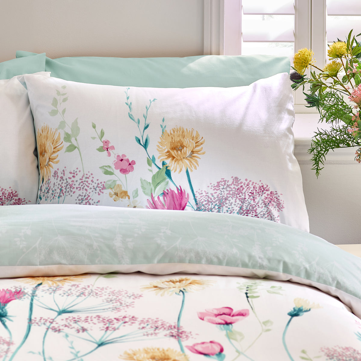 CATHERINE LANSFIELD Meadowsweet Floral Duvet Set - Bright