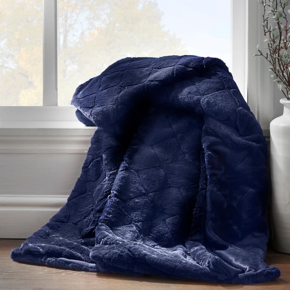 CATHERINE LANSFIELD Cosy Diamond Throw - Navy