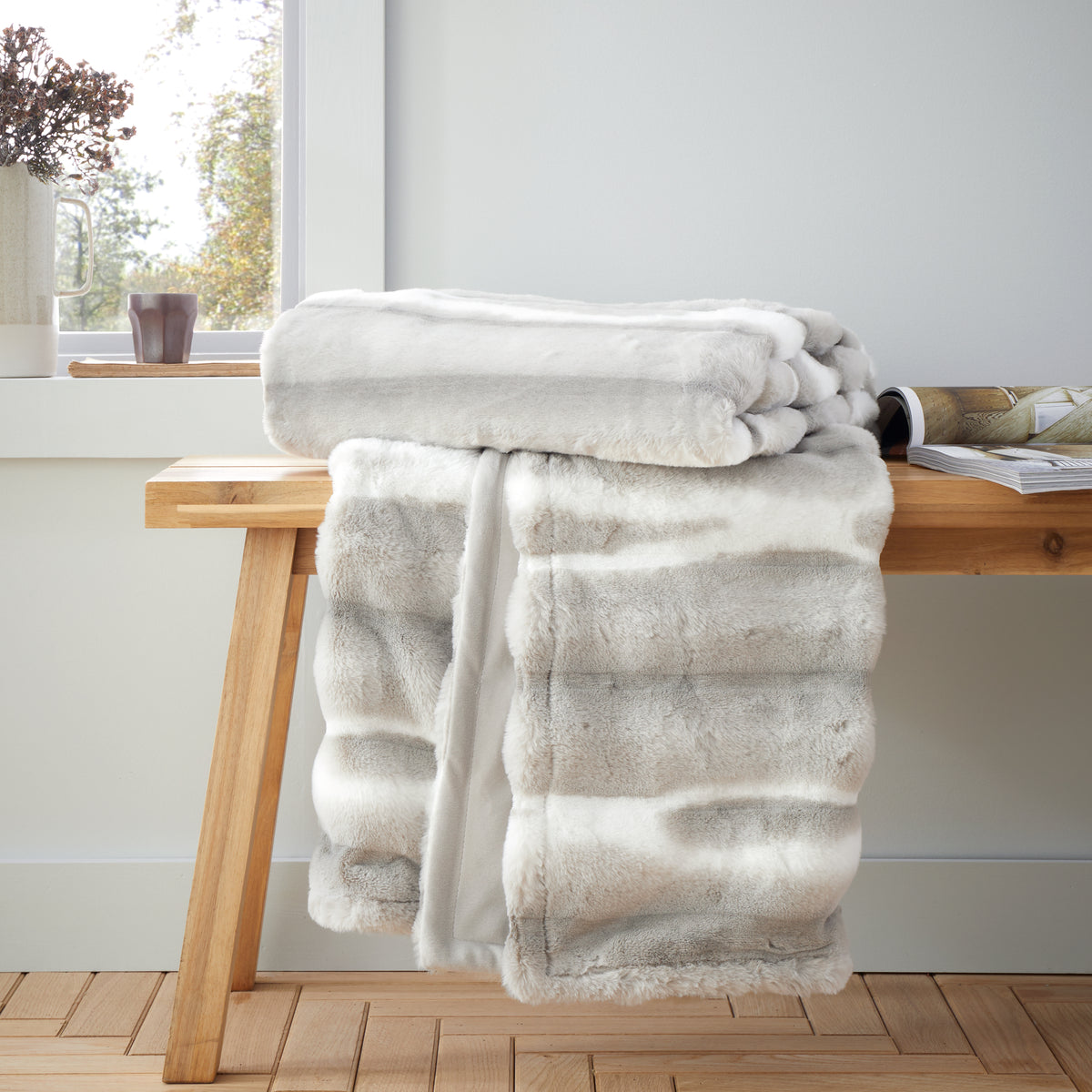CATHERINE LANSFIELD Flint Faux Fur Throw - Silver