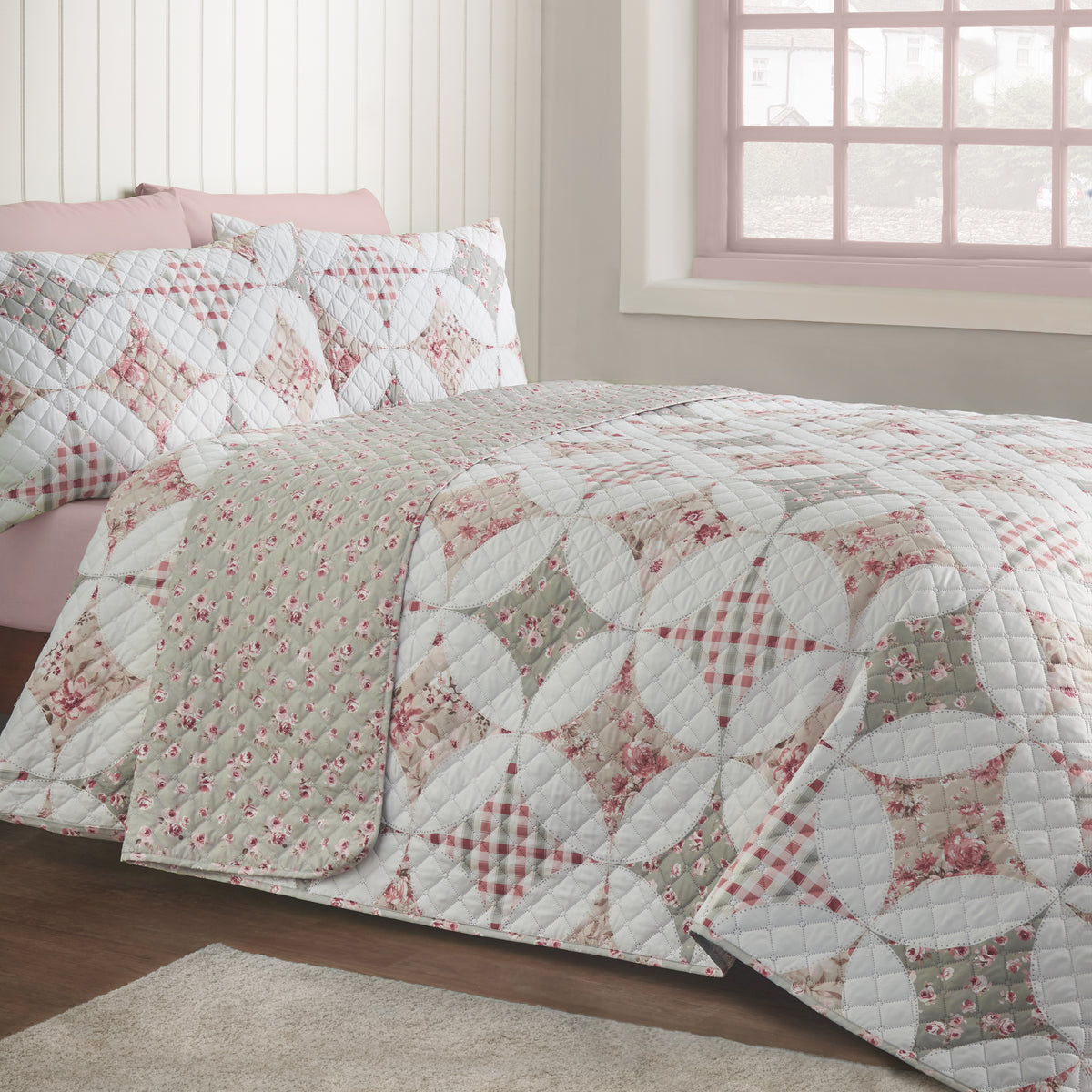 CATHERINE LANSFIELD Pinsonic Patchwork Bedspread 220x230cm