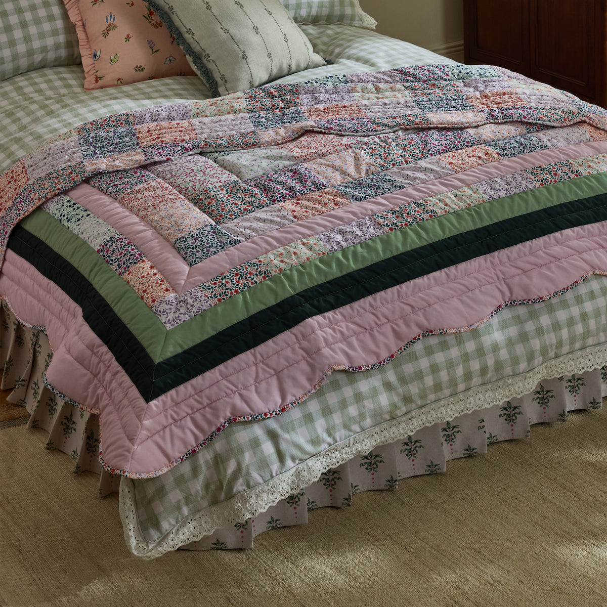 CATH KIDSTON Heirloom Patchwork Scallop Edge Reversible Bedspread 150X200cm