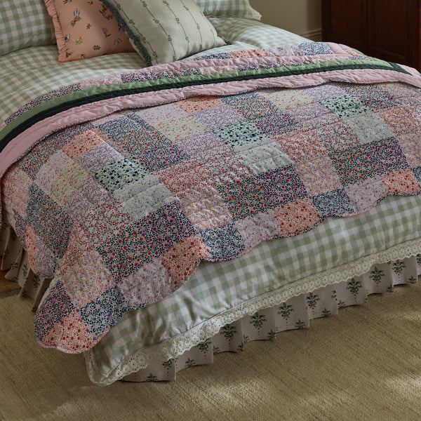CATH KIDSTON Heirloom Patchwork Scallop Edge Reversible Bedspread 150X200cm