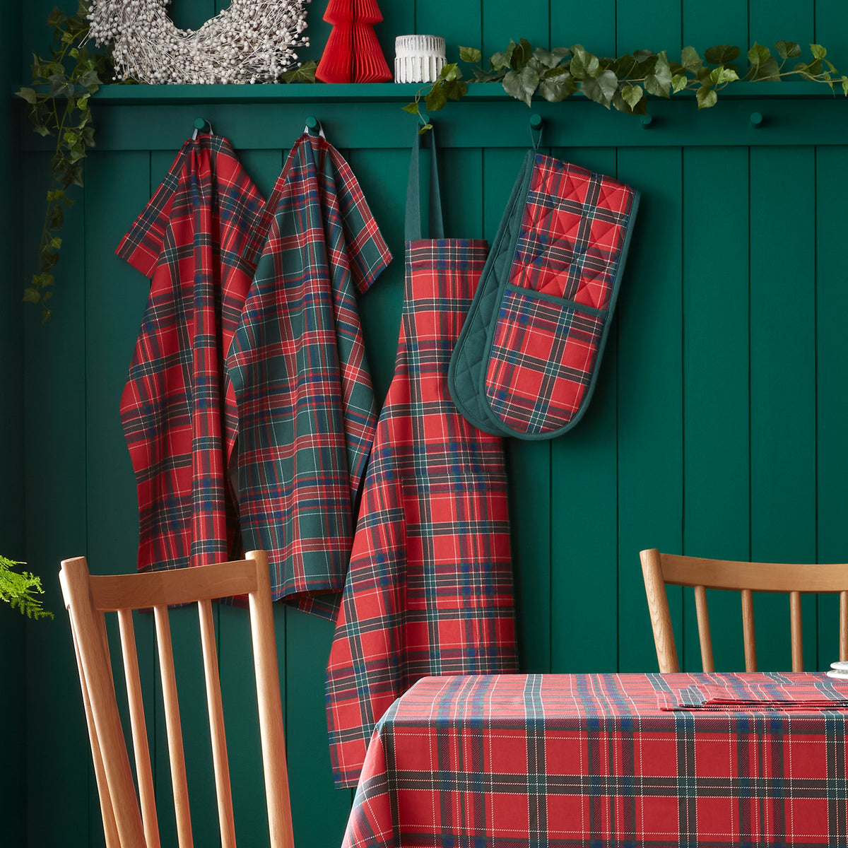 CATHERINE LANSFIELD Christmas Tartan Check Cotton Apron - Red & Green