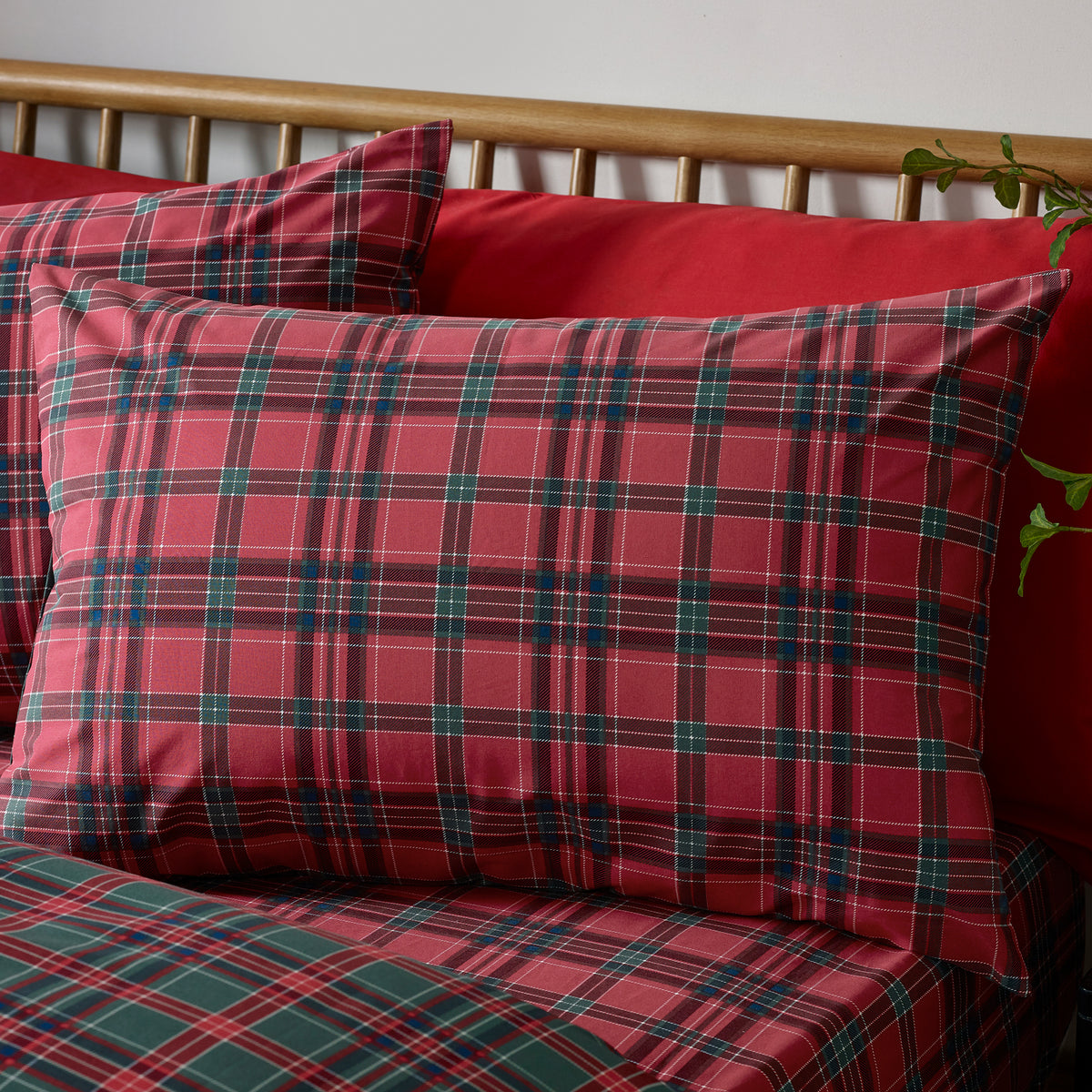 CATHERINE LANSFIELD Tartan Check Christmas Duvet Cover Set - Red & Green