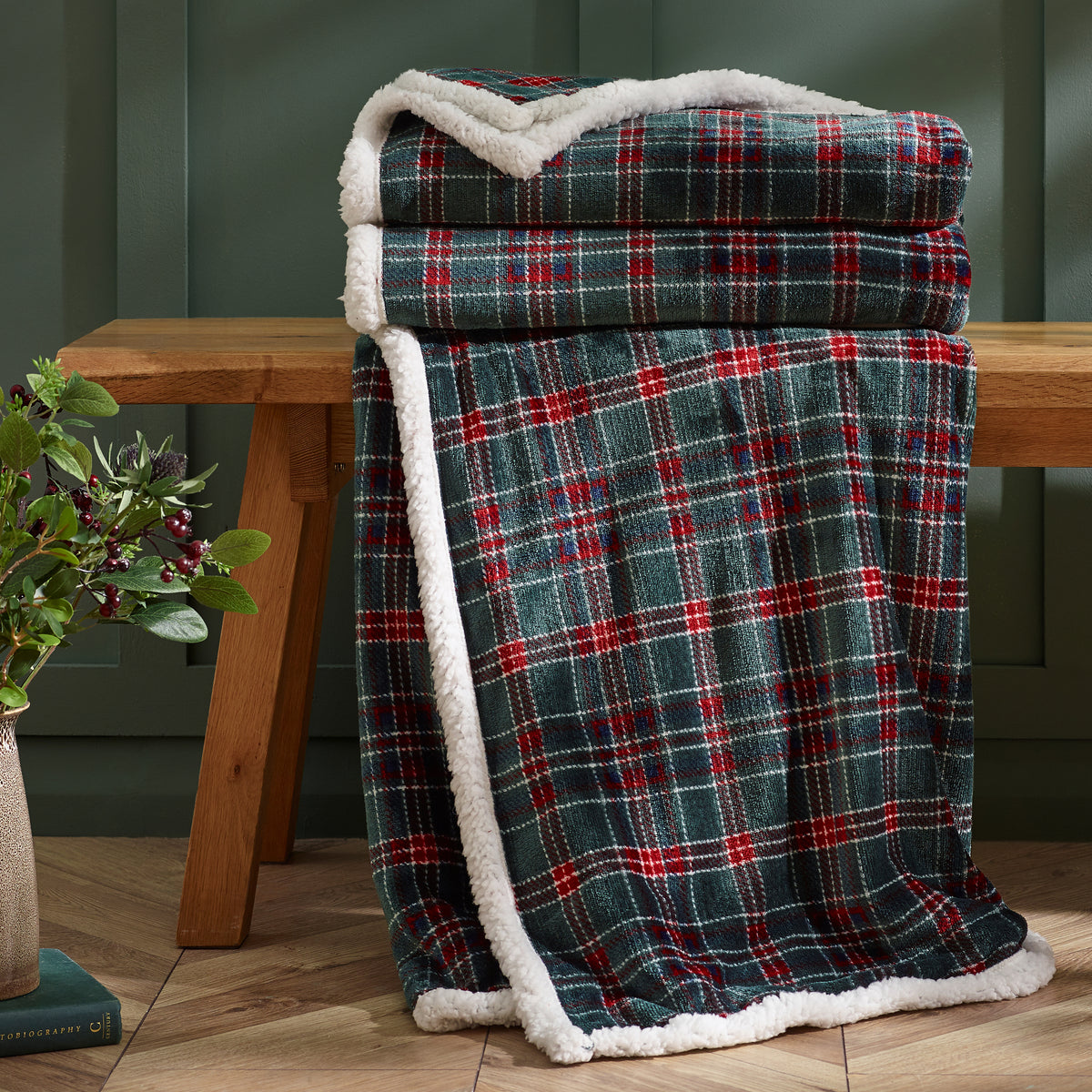 CATHERINE LANSFIELD Tartan Sherpa Check Soft Fleece Throw - Red & Green 130x170cm