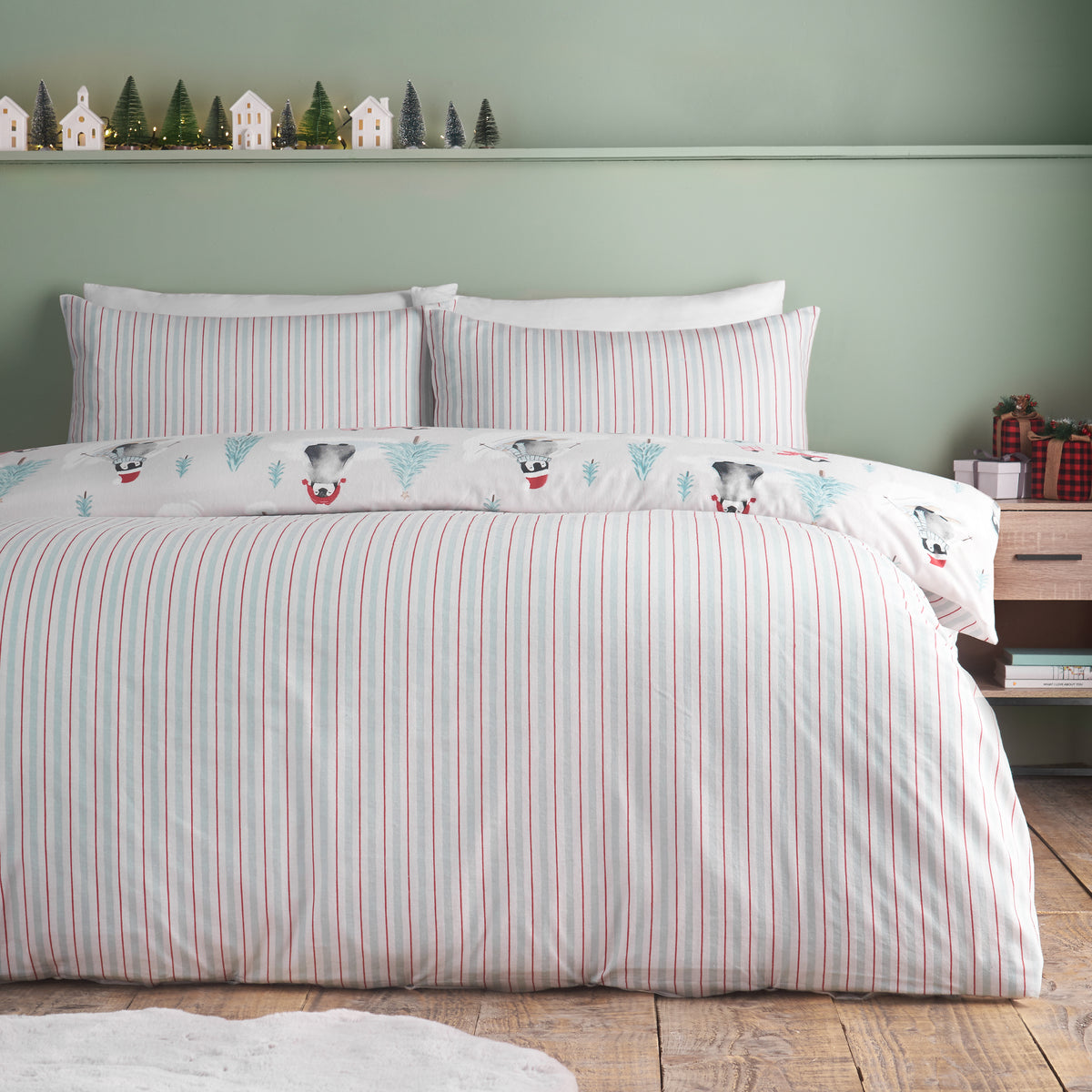 CATHERINE LANSFIELD Brushed Cotton Christmas Penguins Duvet Cover Set