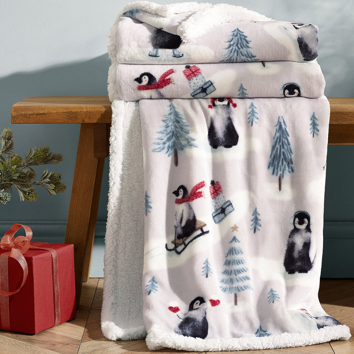 CATHERINE LANSFIELD Christmas Penguins Soft Fleece Sherpa Throw 130x170cm