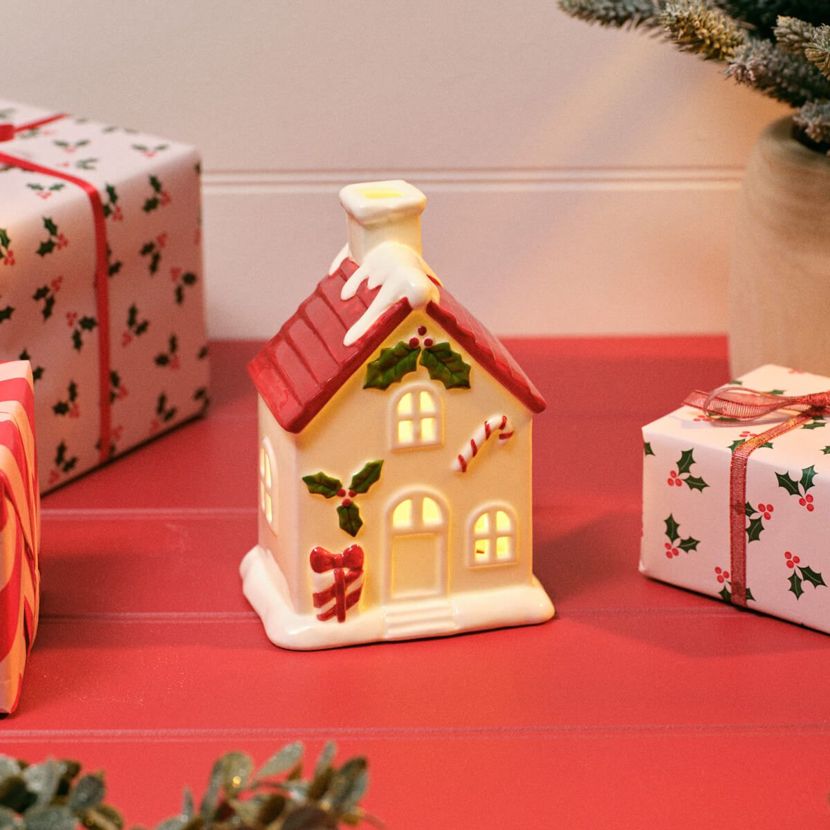 LANGS Hollies and Berries White LED House With Red Roof 15cm