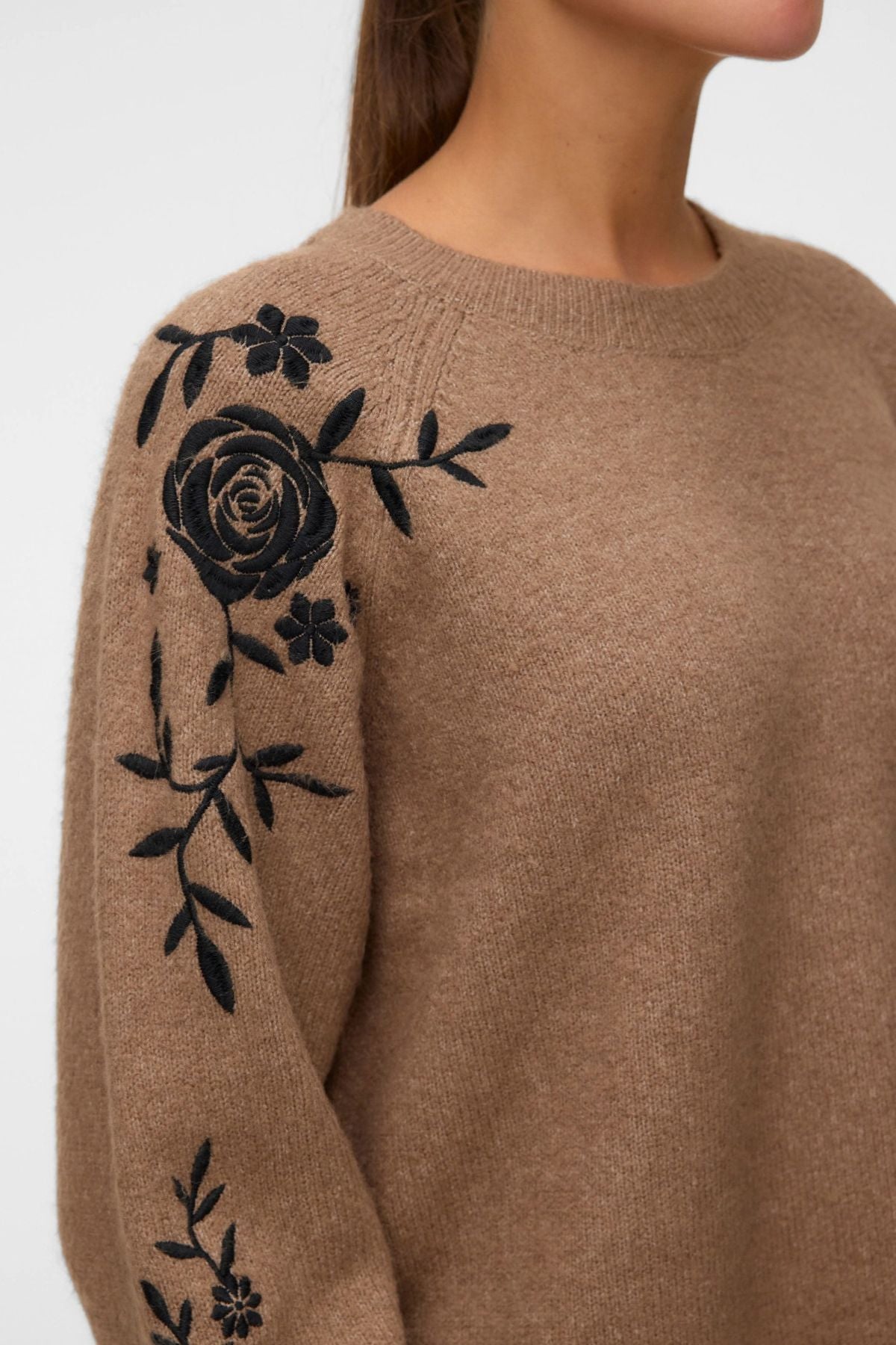 VERO MODA Fatima Rose Embroidered Jumper - Beige