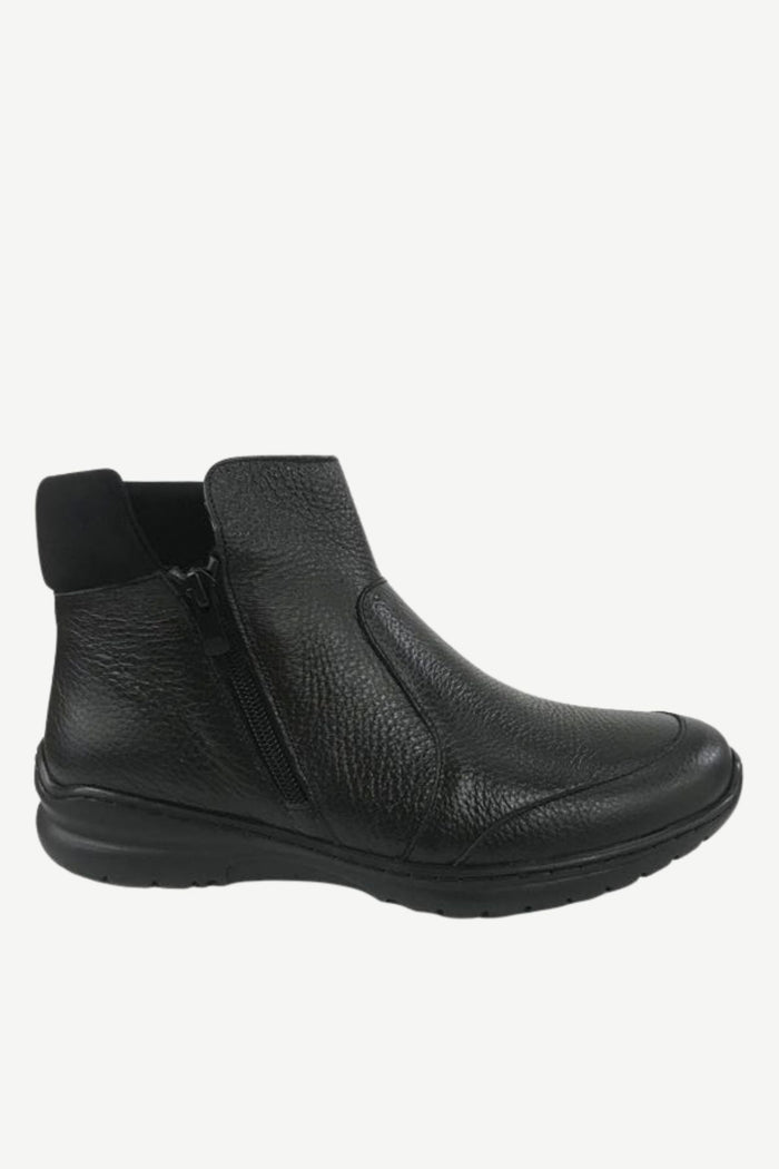 SOFTMODE Women's Daisy 2-Zip Boot - Black