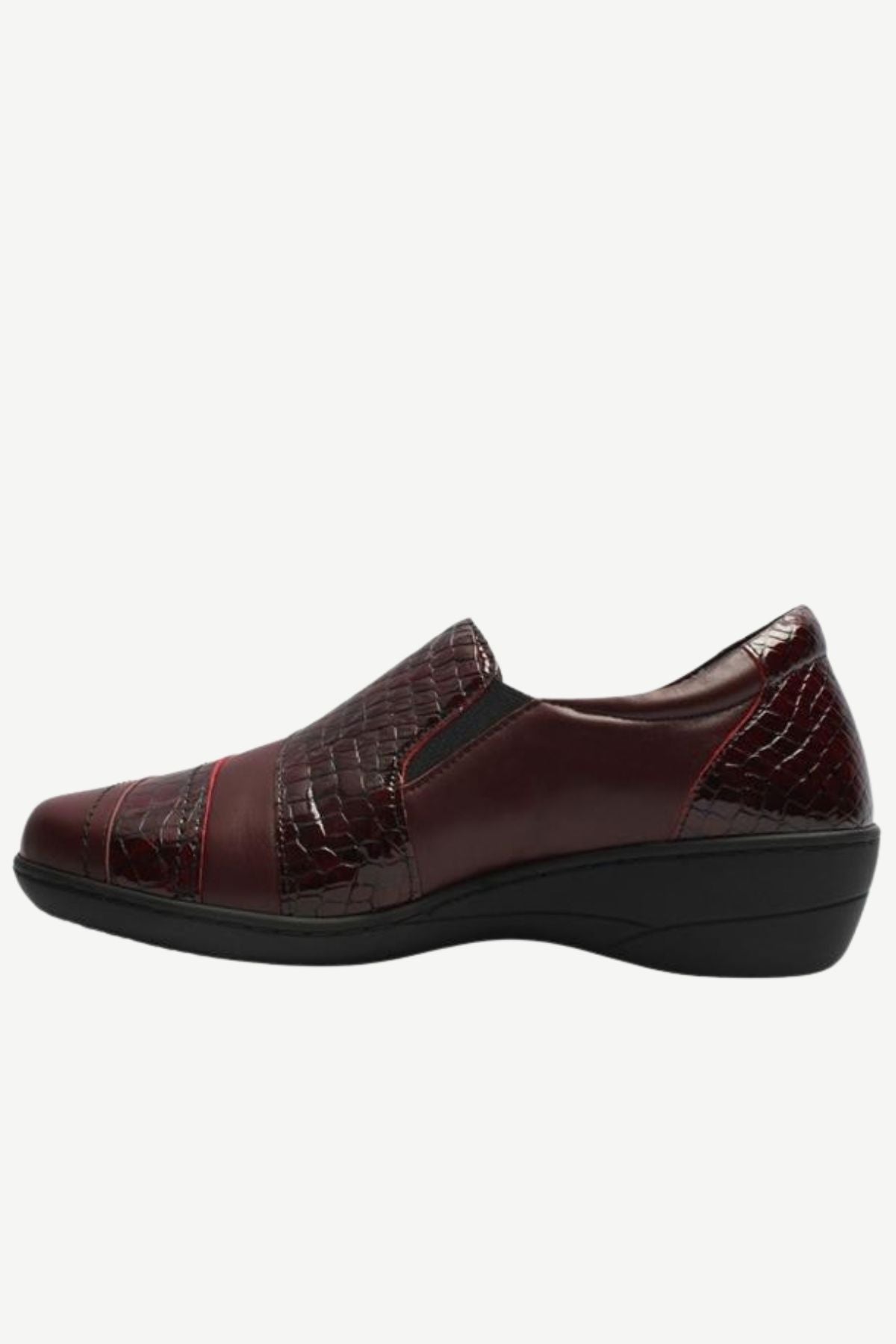 SOFTMODE Women's Erin Slip-On Shoes - Burgundy