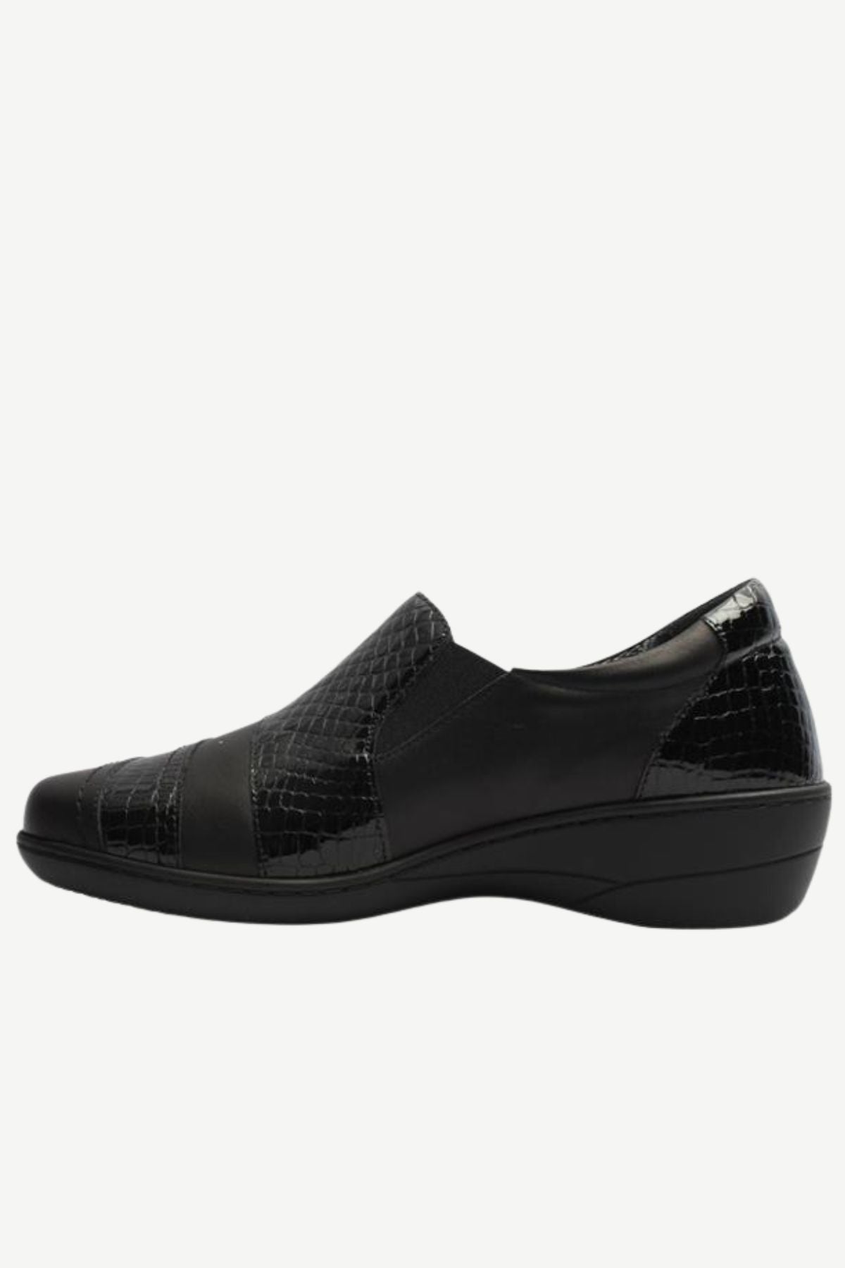 SOFTMODE Women's Erin Slip-On Shoes - Black