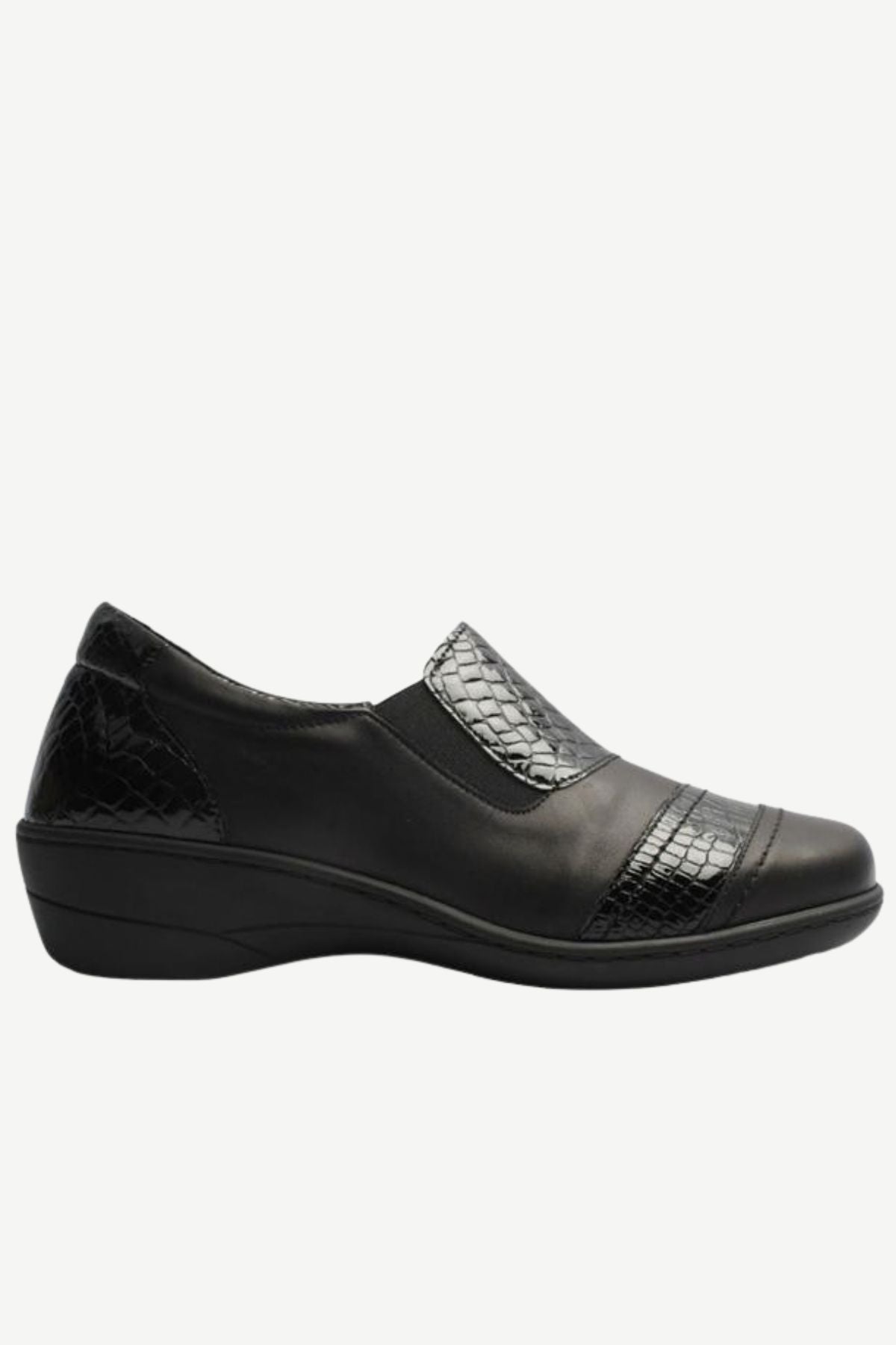 SOFTMODE Women's Erin Slip-On Shoes - Black