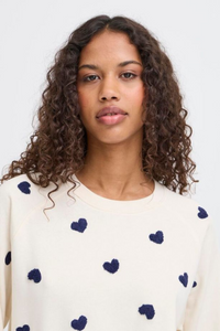 ICHI Kasura Crew Neck Heart Sweatshirt - Cream/Navy