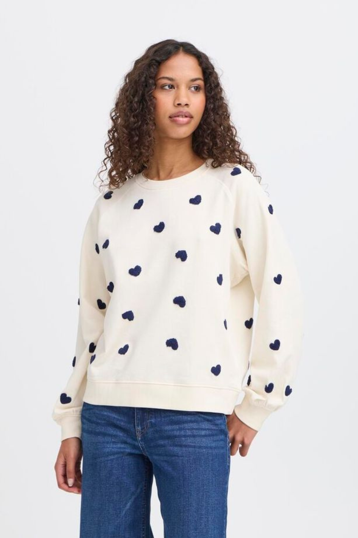 ICHI Kasura Crew Neck Heart Sweatshirt - Cream/Navy