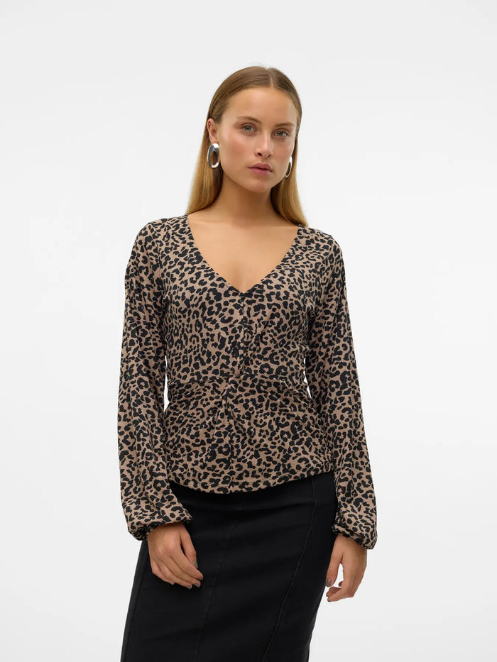VERO MODA Merve V-Neck Leopard Print Top