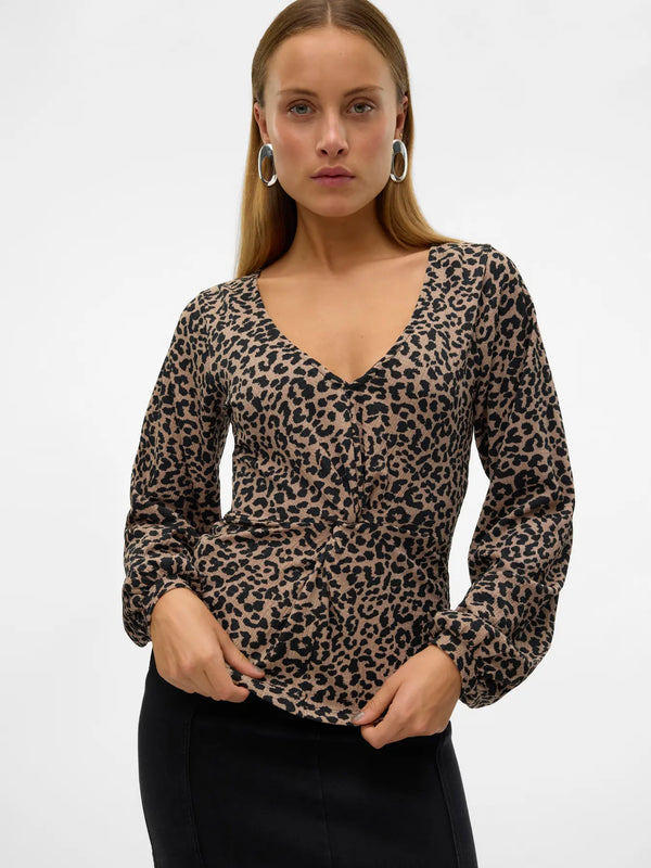 VERO MODA Merve V-Neck Leopard Print Top