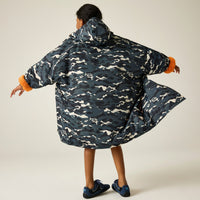 REGATTA Kids Waterproof Changing Robe - Black Camo