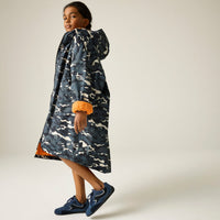 REGATTA Kids Waterproof Changing Robe - Black Camo