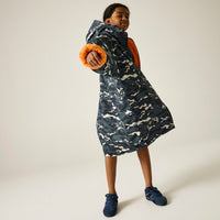 REGATTA Kids Waterproof Changing Robe - Black Camo