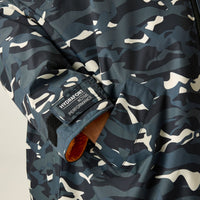 REGATTA Kids Waterproof Changing Robe - Black Camo