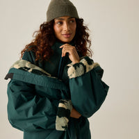 REGATTA Adult's Unisex Waterproof Changing Robe - Green/Camo