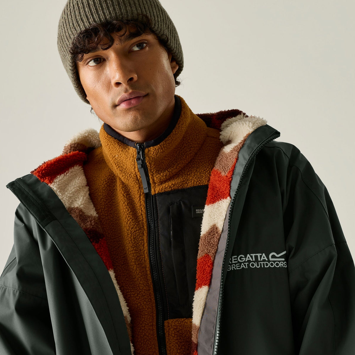 REGATTA Adult's Waterproof Changing Robe - Iron Grey/Orange Camo