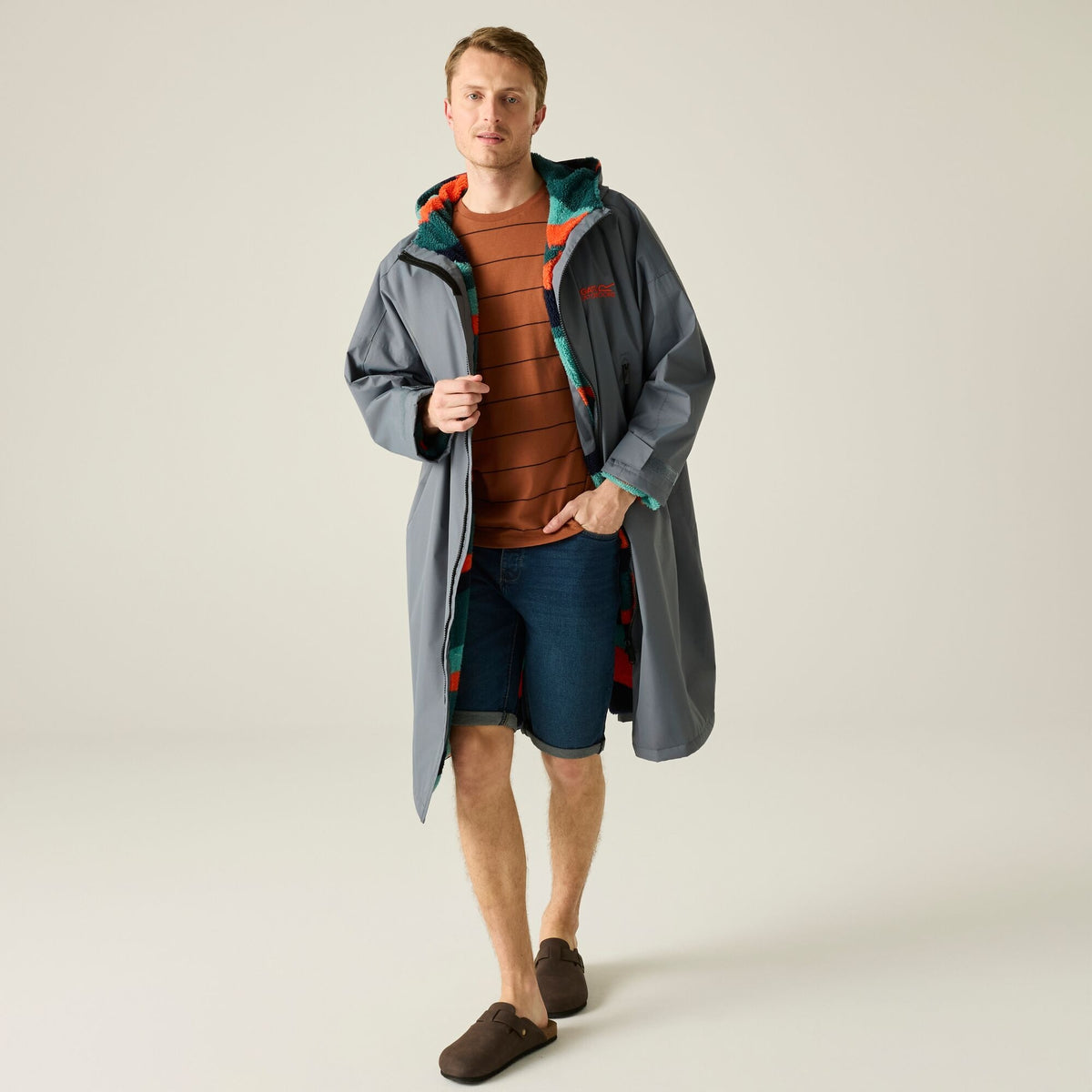 REGATTA Adult's Waterproof Changing Robe - Grey