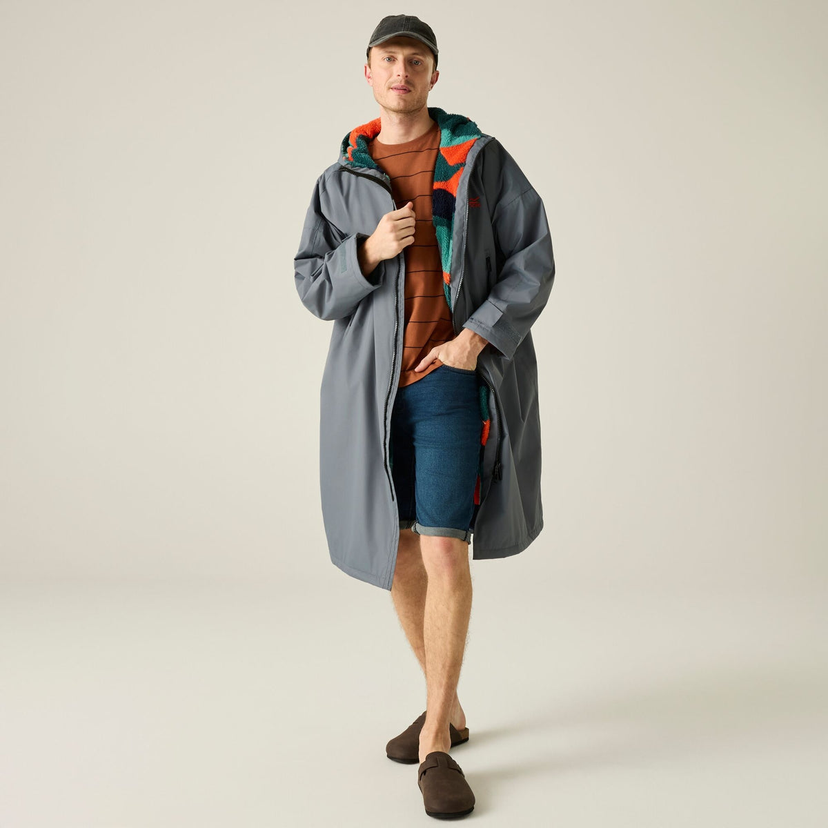 REGATTA Adult's Waterproof Changing Robe - Grey