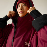REGATTA Adult's Waterproof Changing Robe - Maroon