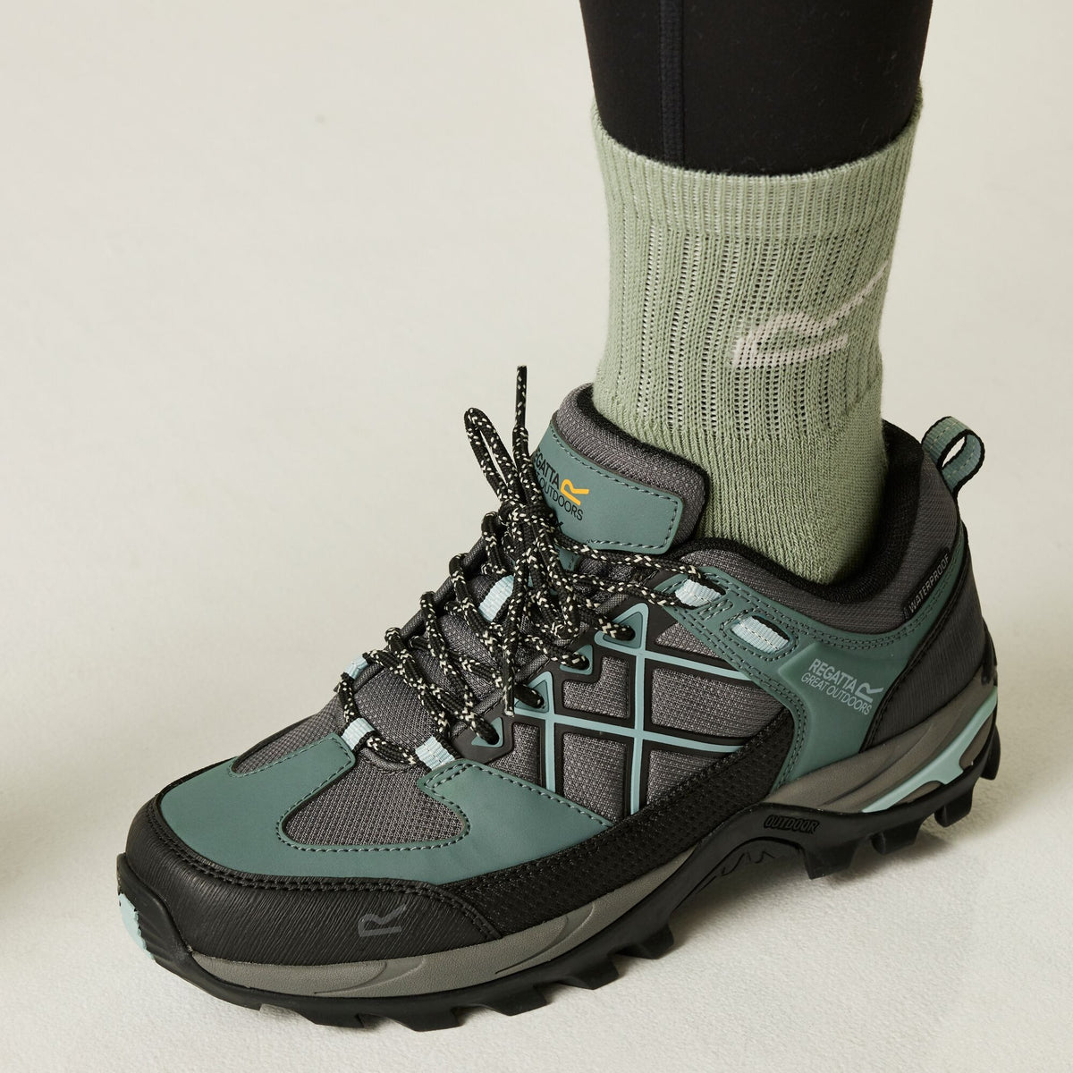 REGATTA Women's Samaris III Low Walking Shoes - Green