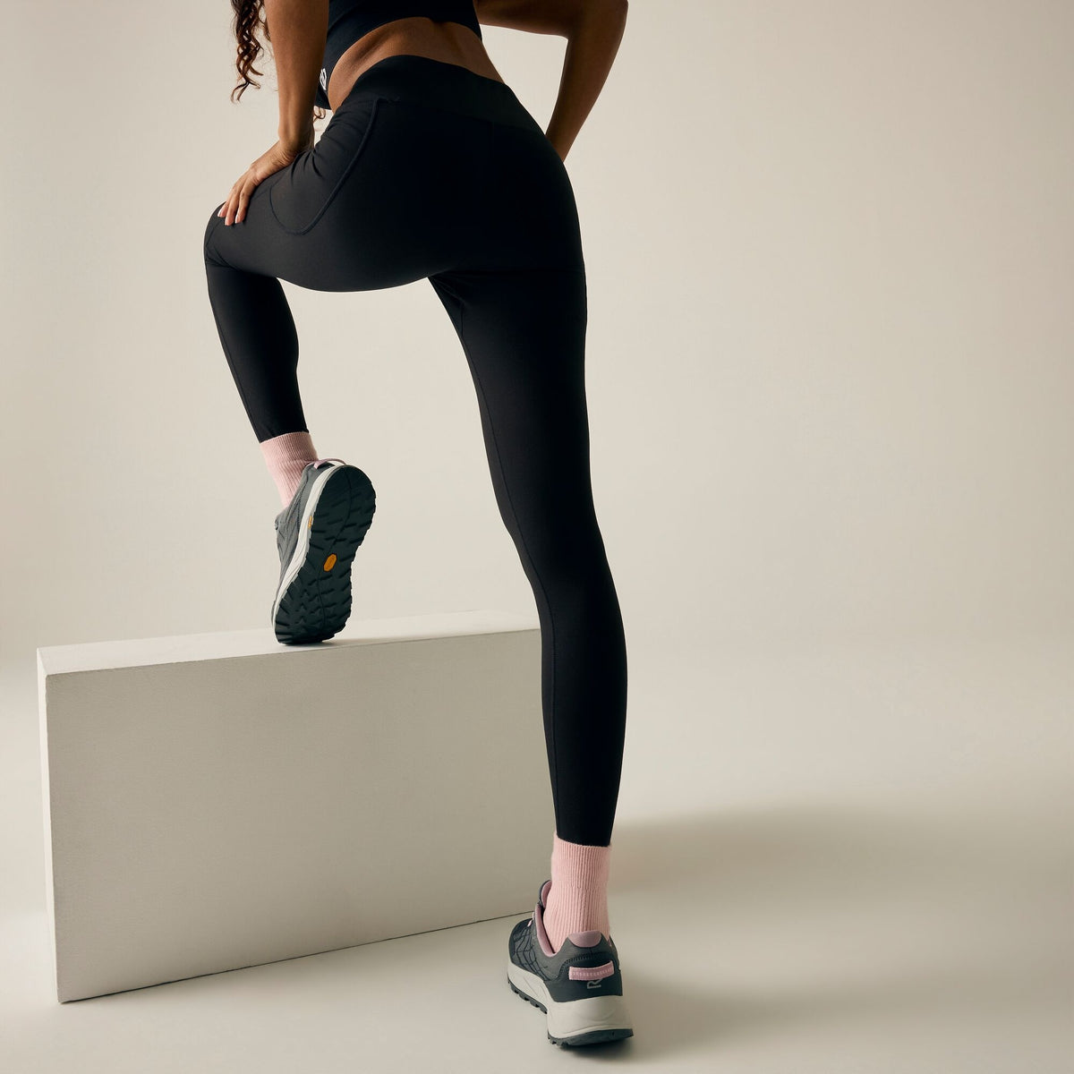 REGATTA Women's Outdoor Comfort Contour Leggings - Black