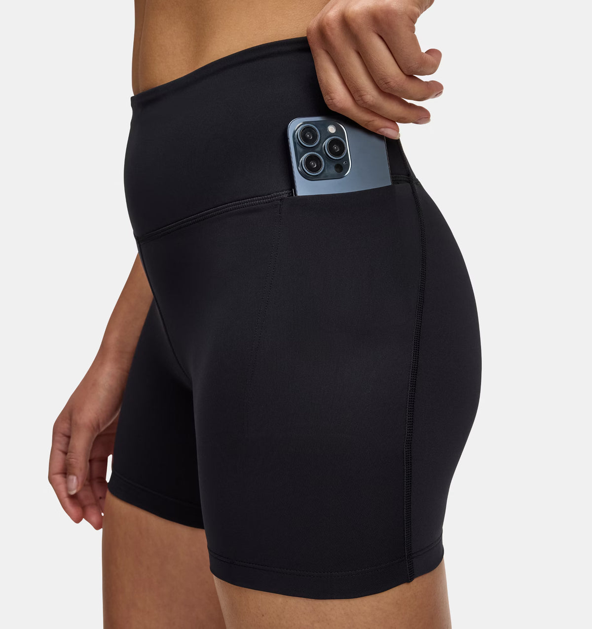 UNDER ARMOUR Women's Launch Elite 4" Shorts - Black