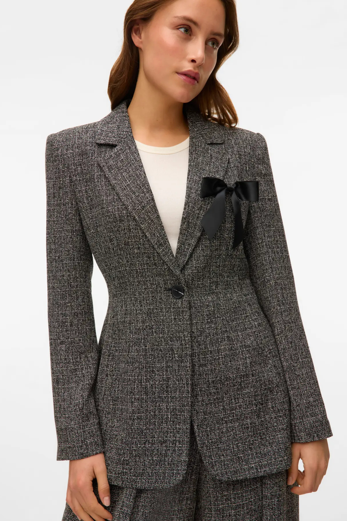 VERO MODA Perle Fitted Bow Blazer - Grey/Black