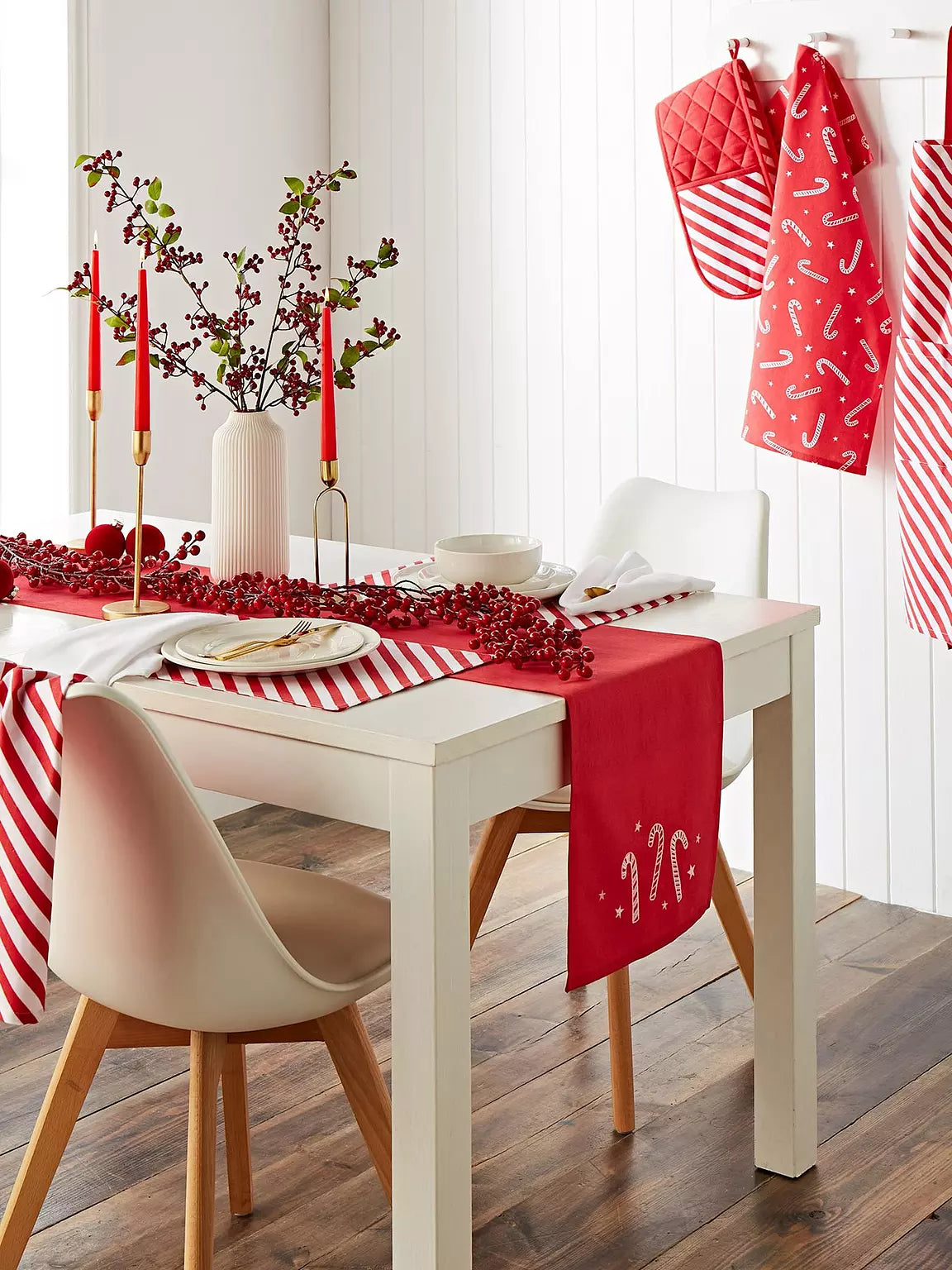 CATHERINE LANSFIELD Christmas Candy Cane Table Runner 33x220cm
