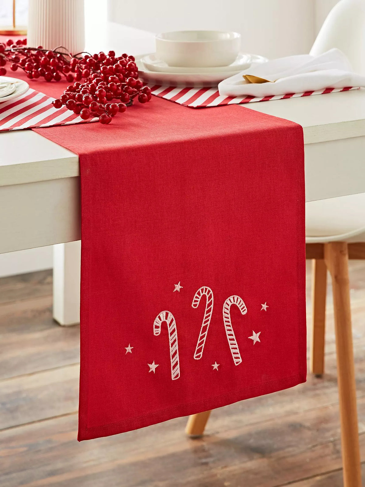 CATHERINE LANSFIELD Christmas Candy Cane Table Runner 33x220cm